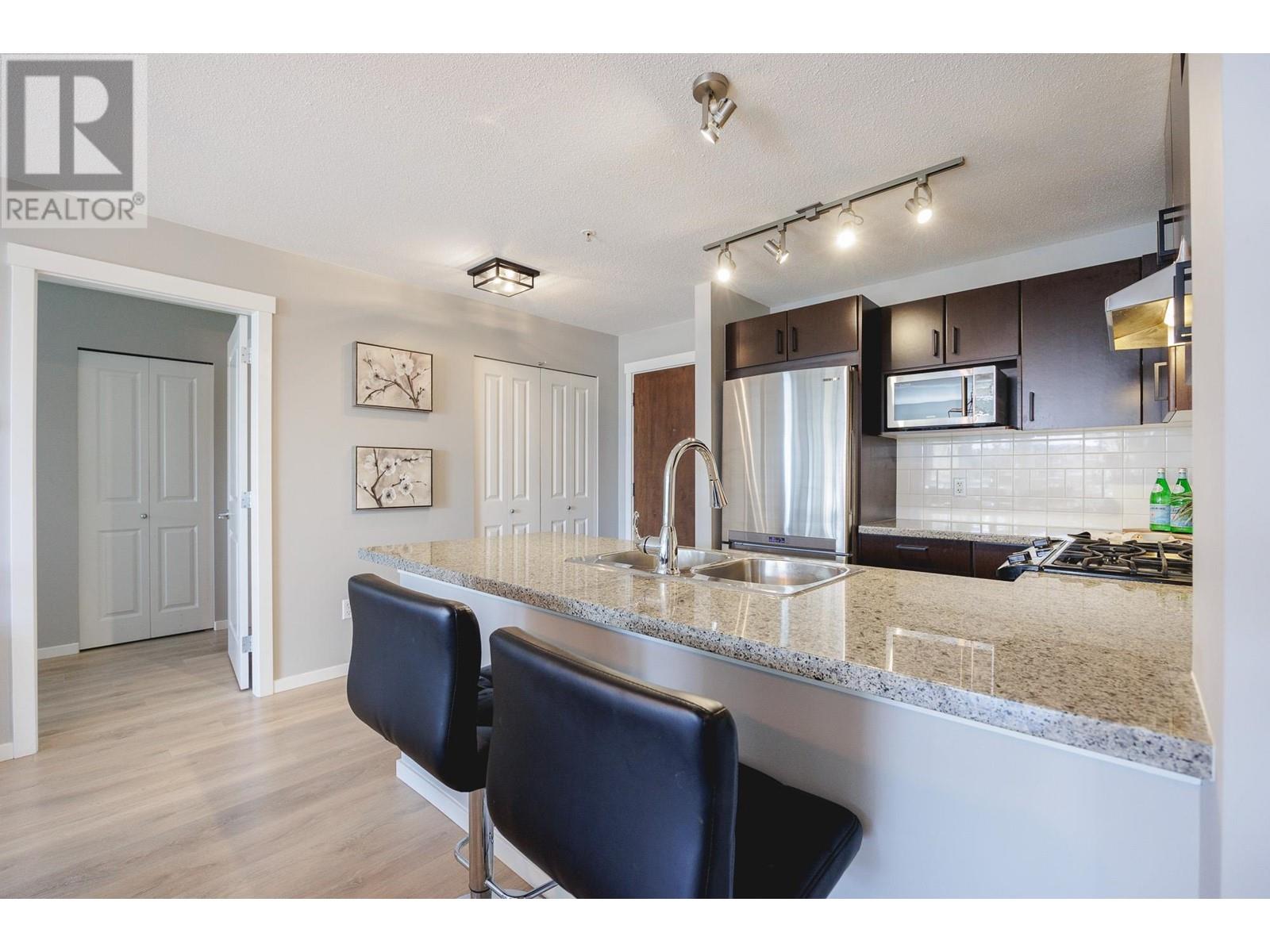 206 3110 Dayanee Springs Boulevard, Coquitlam, British Columbia  V3E 0B4 - Photo 5 - R2869612