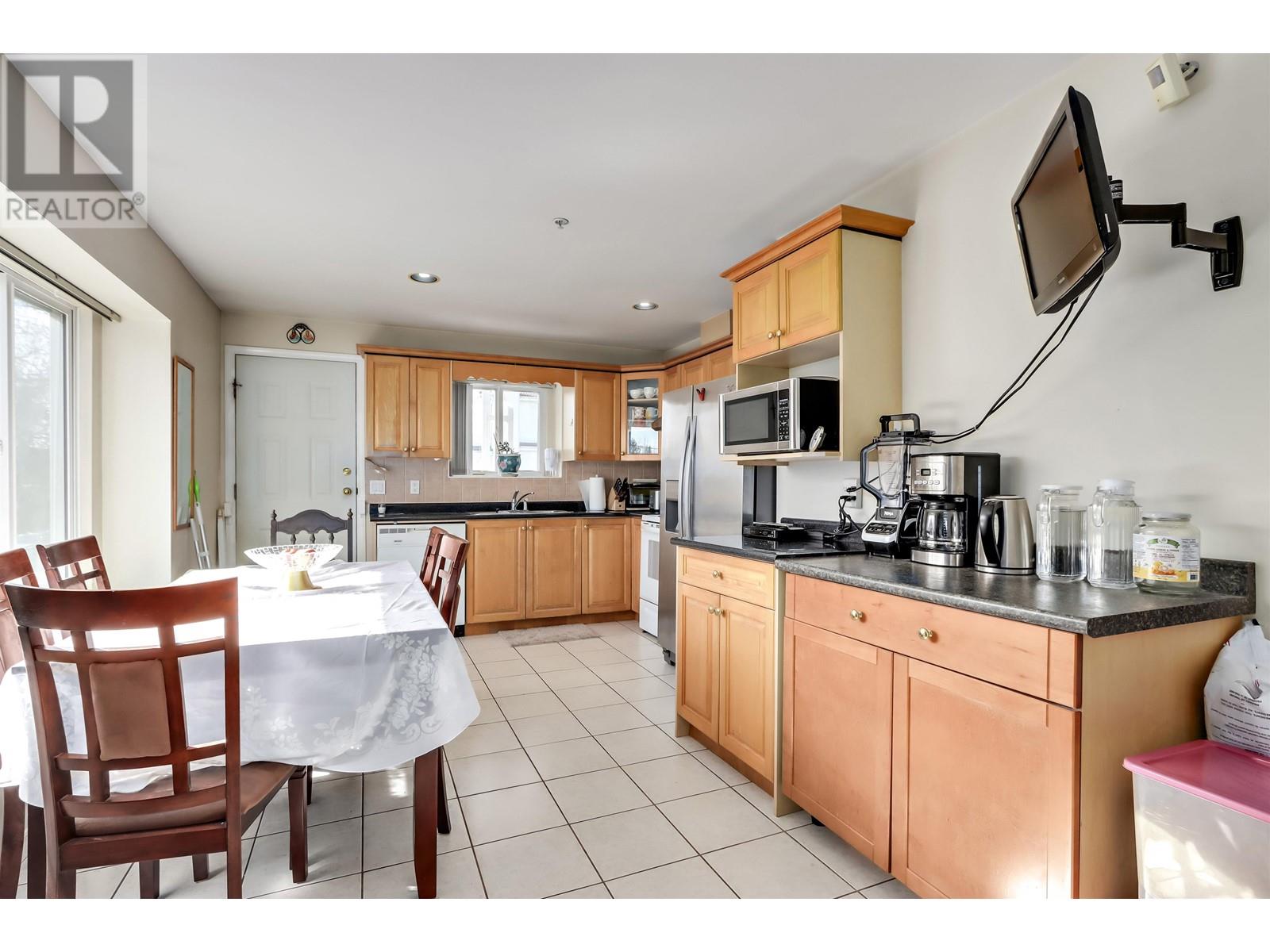 4111 Balkan Street, Vancouver, British Columbia  V5V 3Z3 - Photo 10 - R2869586