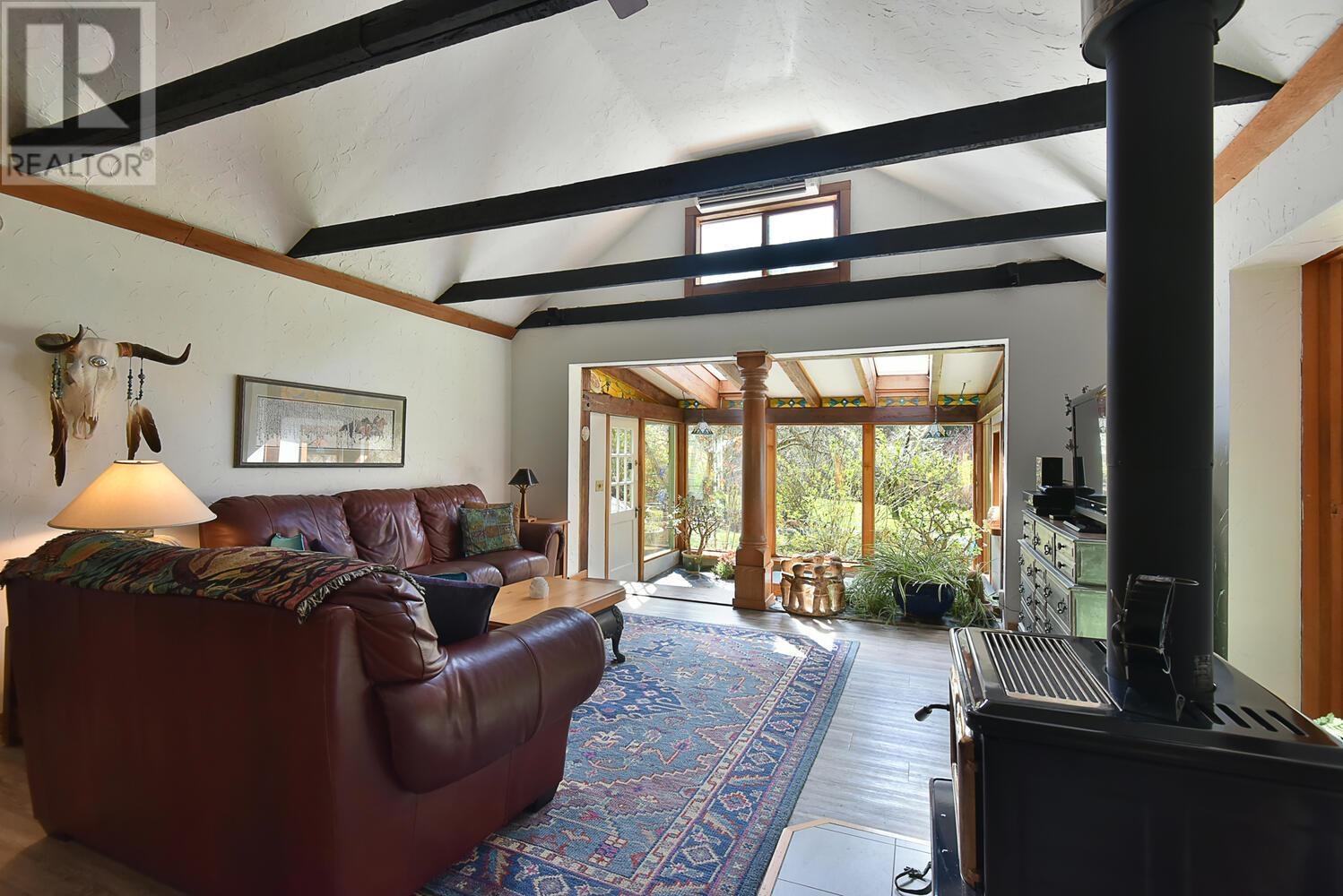 5653 Garden Bay Road, Garden Bay, British Columbia  V0N 1S1 - Photo 11 - R2869589