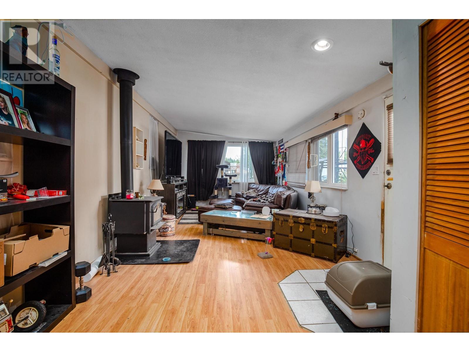 33 Bracken Parkway, Squamish, British Columbia  V0N 1T0 - Photo 2 - R2869641