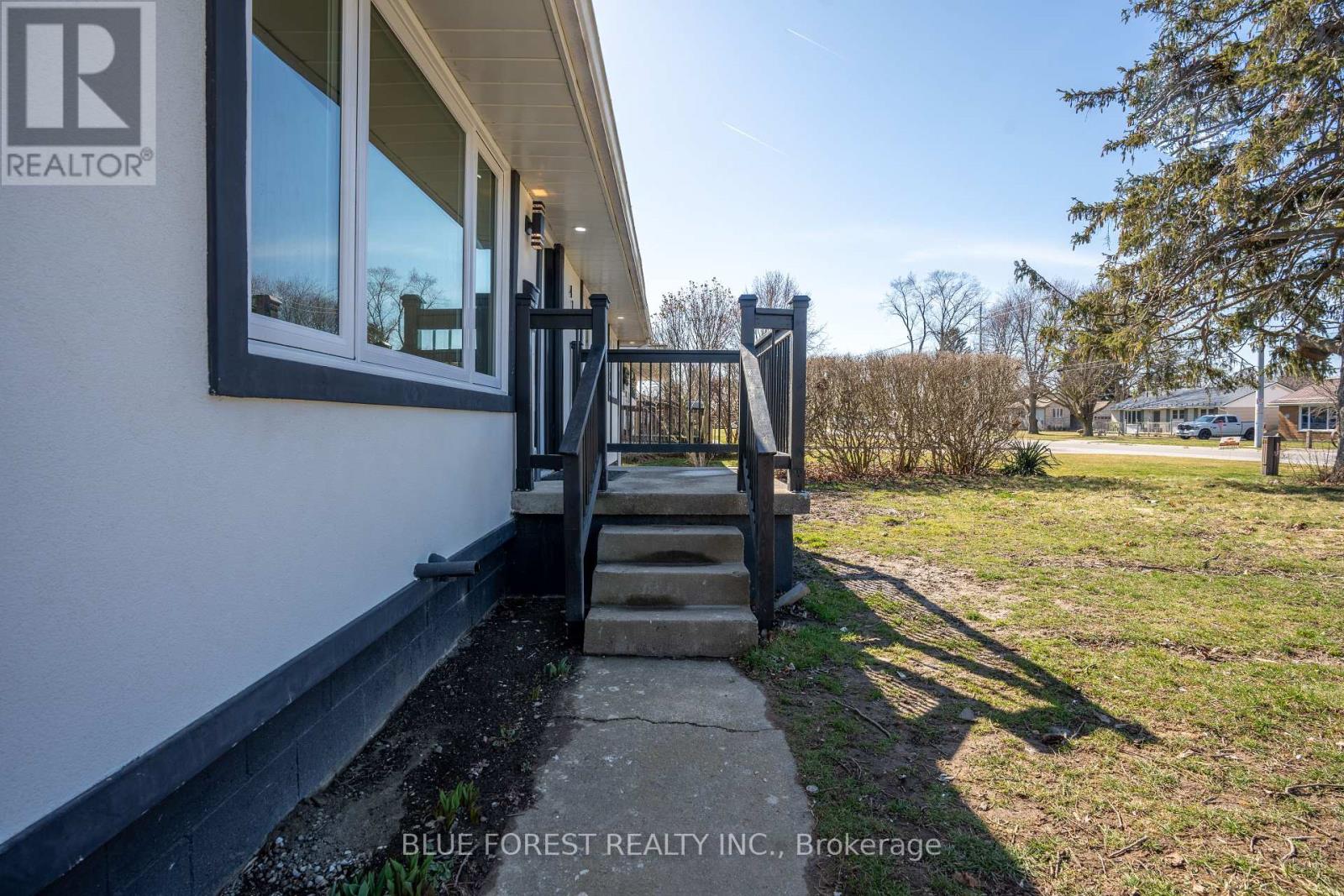 416 Indian Creek Rd W, Chatham-Kent, Ontario  N7M 2E2 - Photo 7 - X8137318