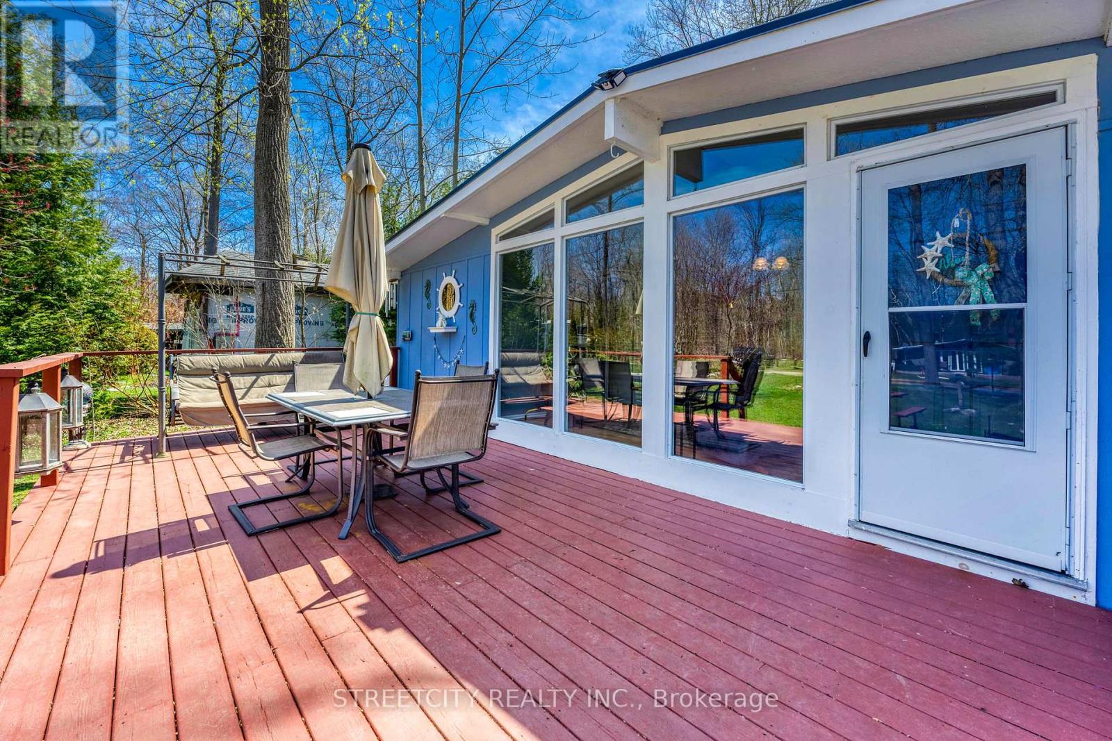 6121 Williz Rd, Lambton Shores, Ontario  N0N 1J1 - Photo 4 - X8226582
