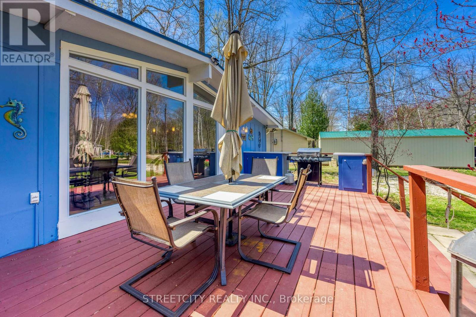 6121 Williz Rd, Lambton Shores, Ontario  N0N 1J1 - Photo 5 - X8226582