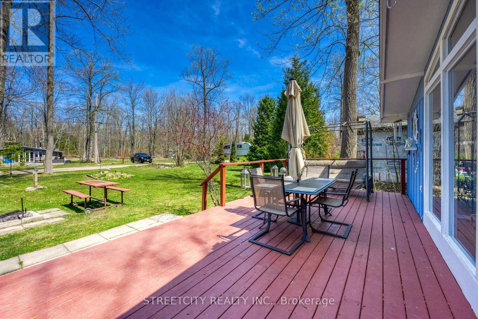 6121 Williz Rd, Lambton Shores, Ontario  N0N 1J1 - Photo 7 - X8226582