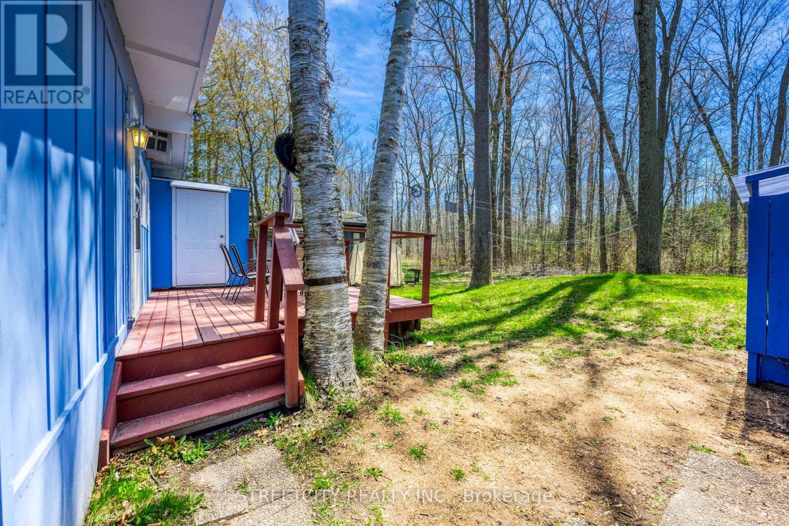 6121 Williz Rd, Lambton Shores, Ontario  N0N 1J1 - Photo 9 - X8226582