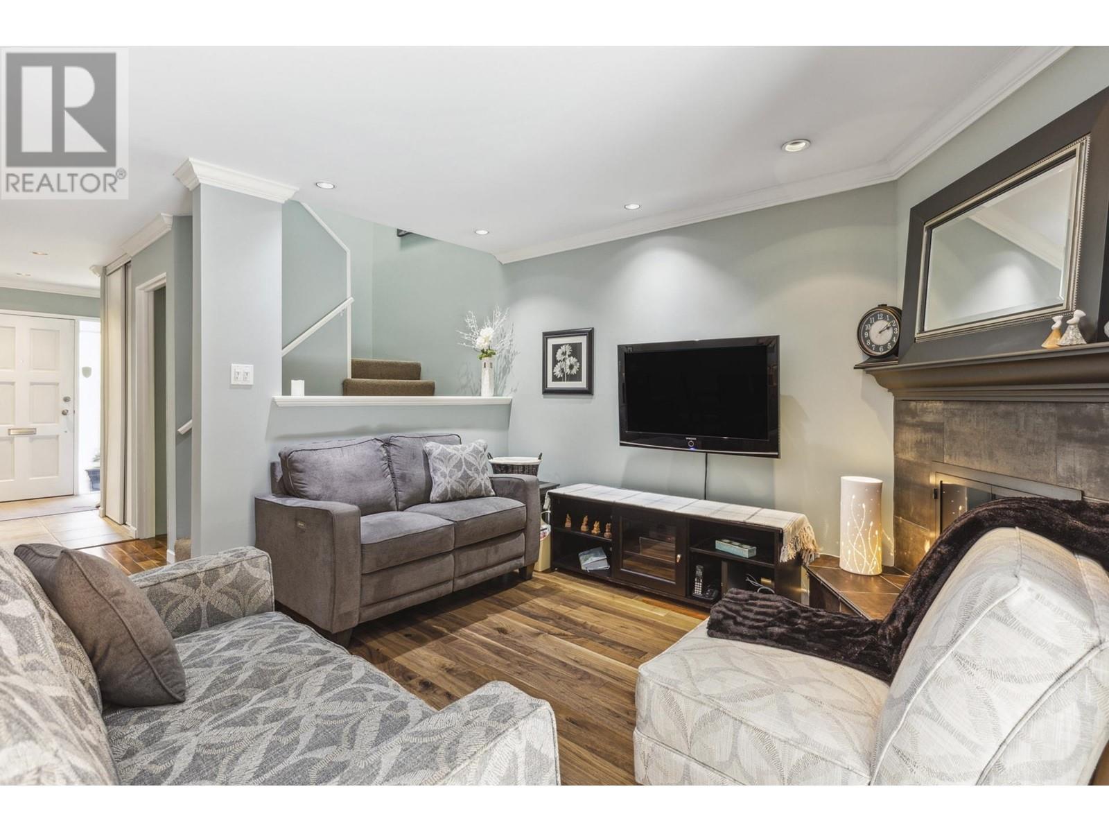 1287 Emery Place, North Vancouver, British Columbia  V7J 1R2 - Photo 3 - R2869699