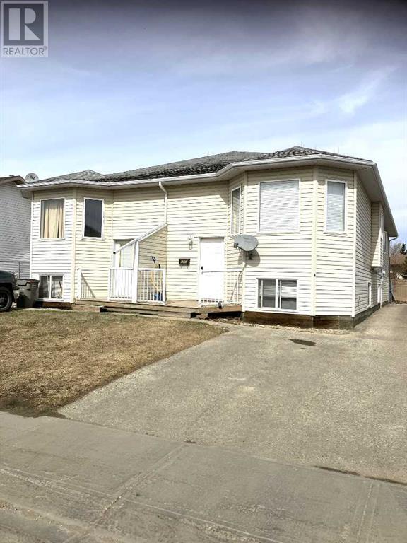 9222 & 9224 94a Avenue, Grande Prairie, Alberta  T8V 6W5 - Photo 1 - A2108042