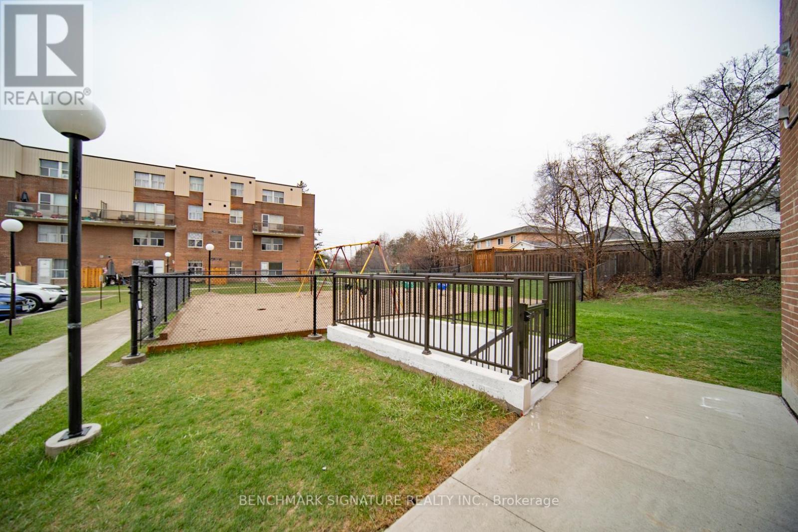 #217 -1055b Forestwood Dr, Mississauga, Ontario  L5C 2T8 - Photo 35 - W8209480