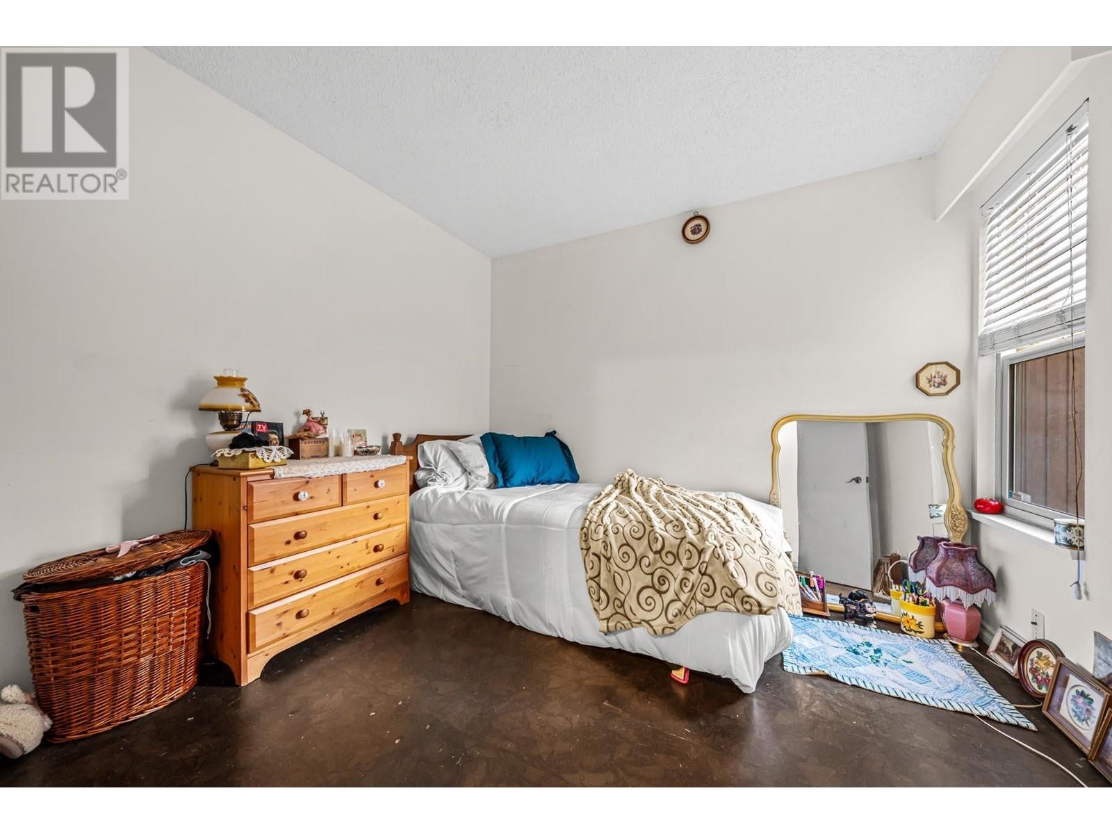 2052 Purcell Way, North Vancouver, British Columbia  V7J 3K3 - Photo 15 - R2869835