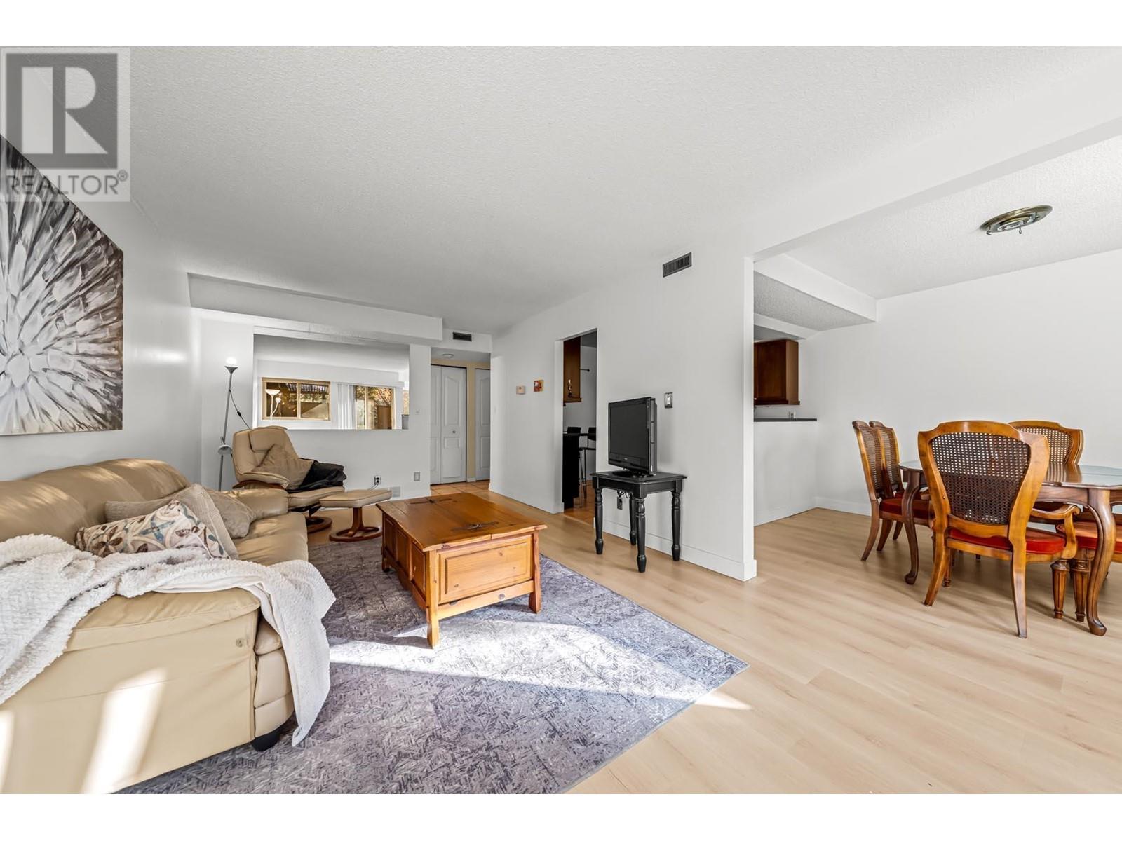 2052 Purcell Way, North Vancouver, British Columbia  V7J 3K3 - Photo 2 - R2869835