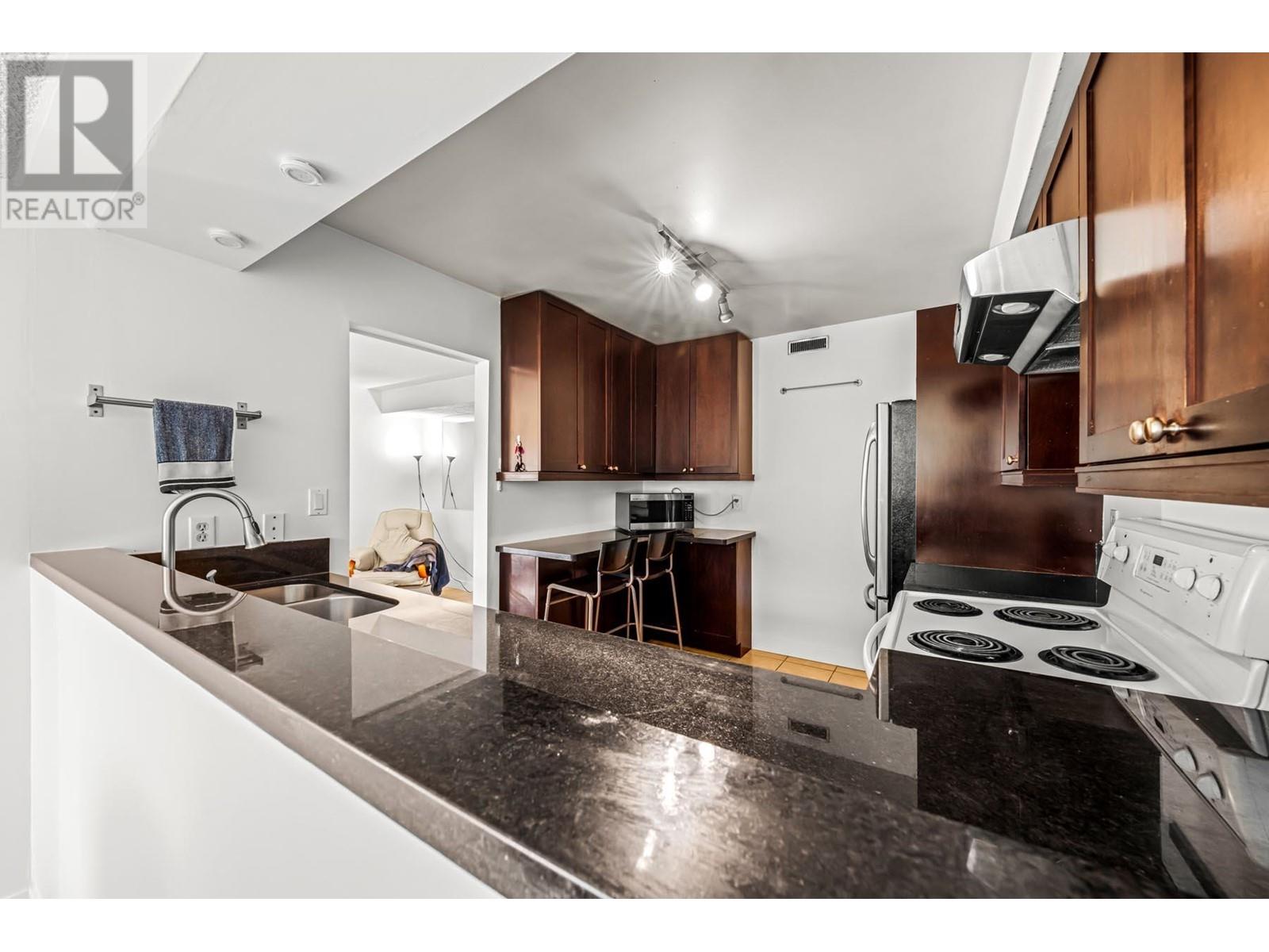 2052 Purcell Way, North Vancouver, British Columbia  V7J 3K3 - Photo 7 - R2869835