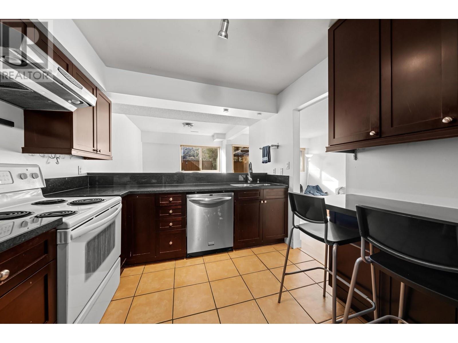 2052 Purcell Way, North Vancouver, British Columbia  V7J 3K3 - Photo 9 - R2869835