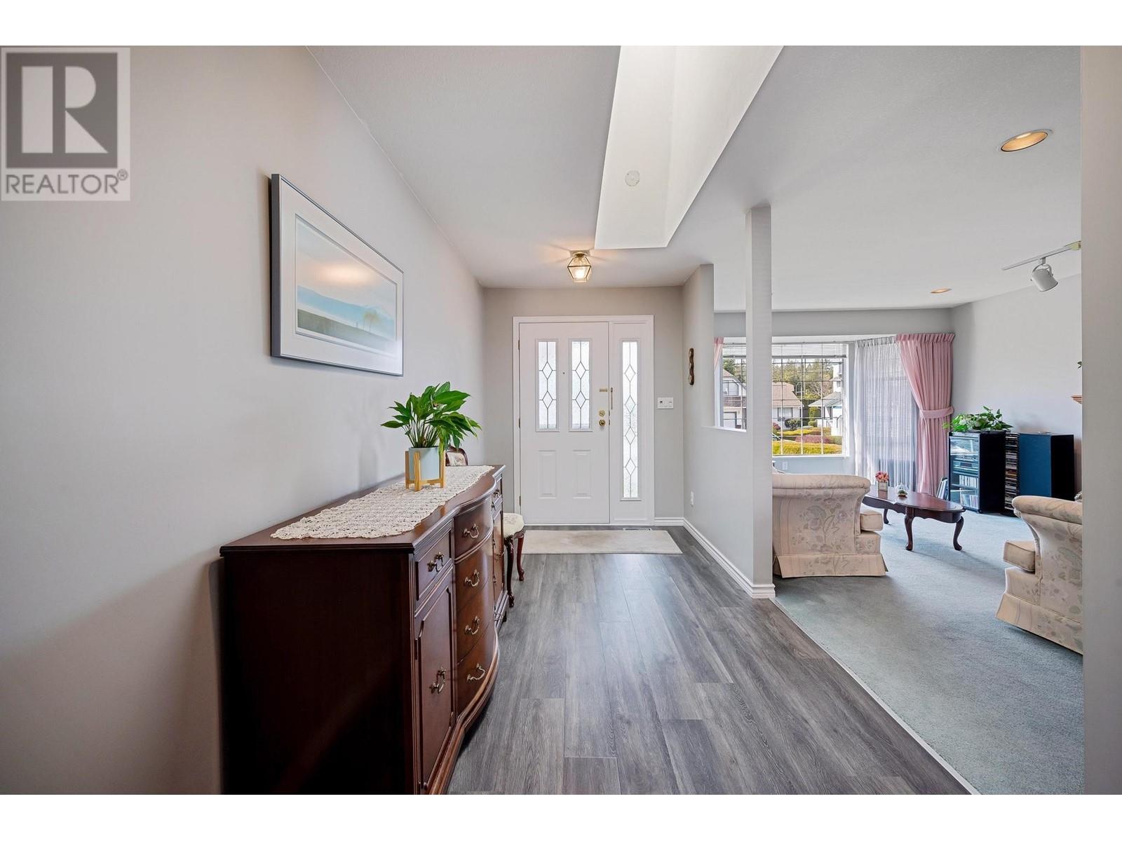 12228 Cypress Court, Pitt Meadows, British Columbia  V3T 2C9 - Photo 8 - R2869693