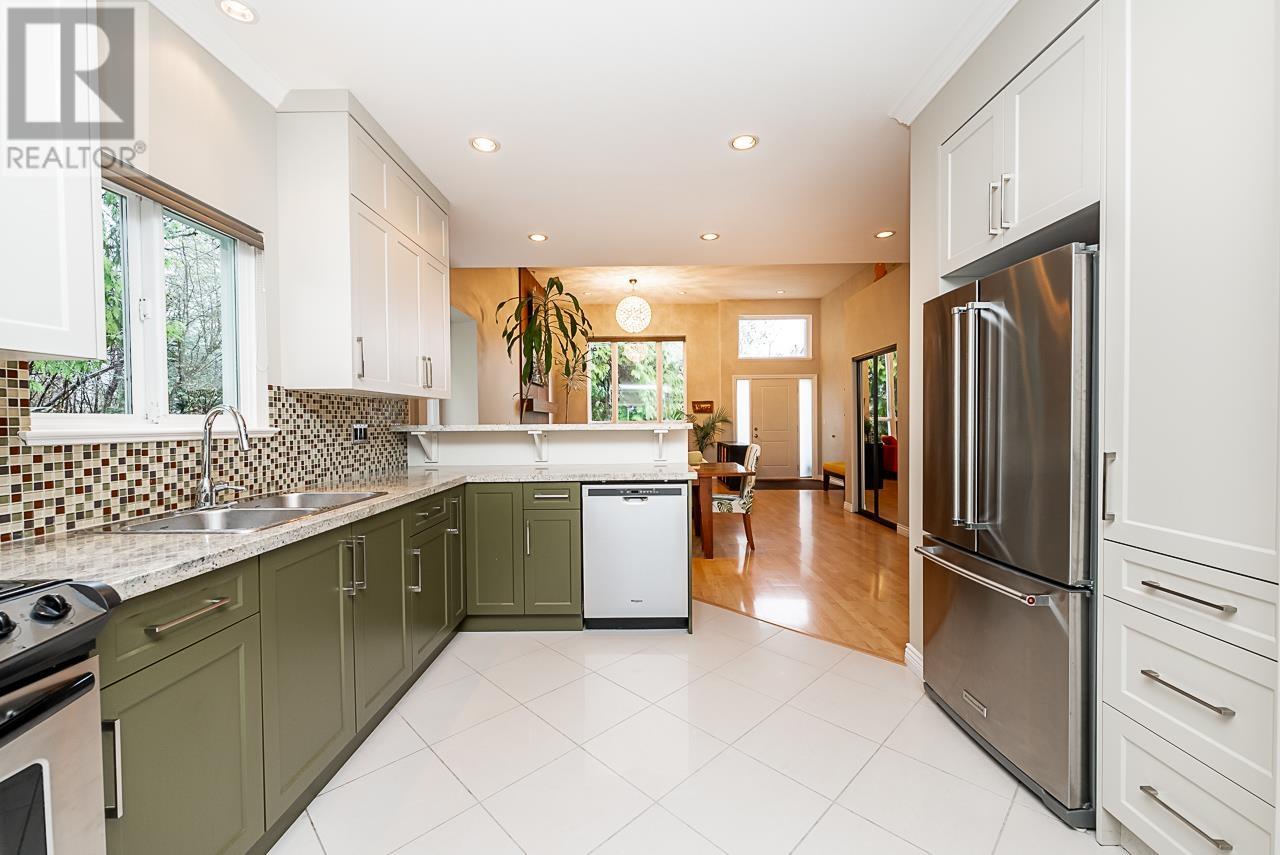 6990 Lochdale Street, Burnaby, British Columbia  V5B 2N2 - Photo 10 - R2869630