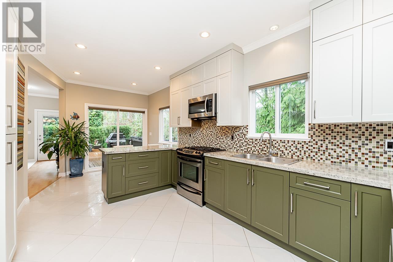 6990 Lochdale Street, Burnaby, British Columbia  V5B 2N2 - Photo 9 - R2869630