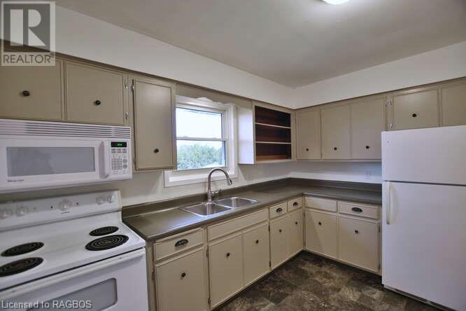 494 6th Street, Hanover, Ontario  N4N 1E5 - Photo 22 - 40570244