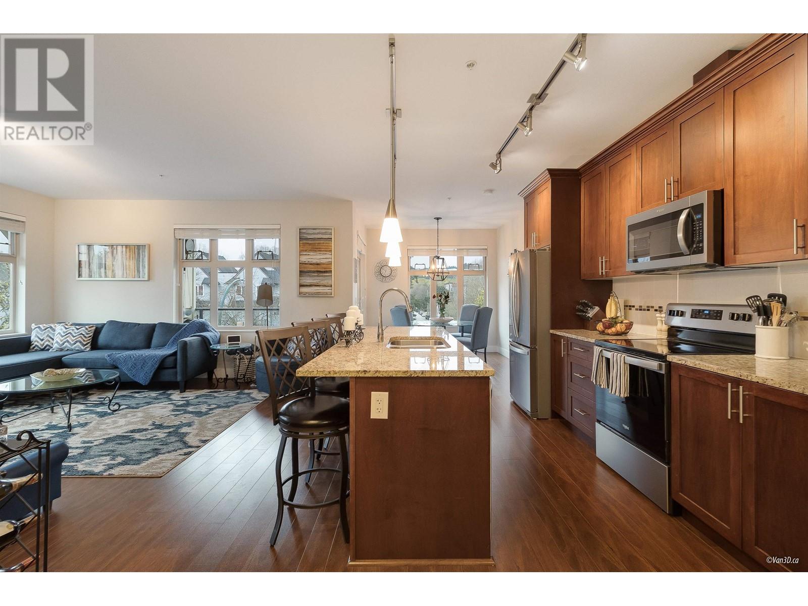 303 2330 Shaughnessy Street, Port Coquitlam, British Columbia  V3C 0B5 - Photo 1 - R2869608