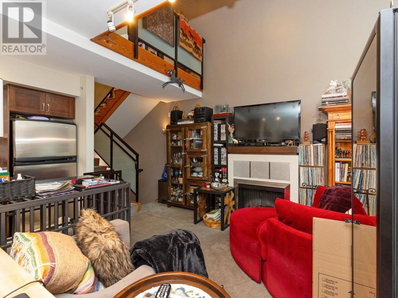 119 8 Renaissance Square, New Westminster, British Columbia  V3M 7A9 - Photo 3 - R2869869