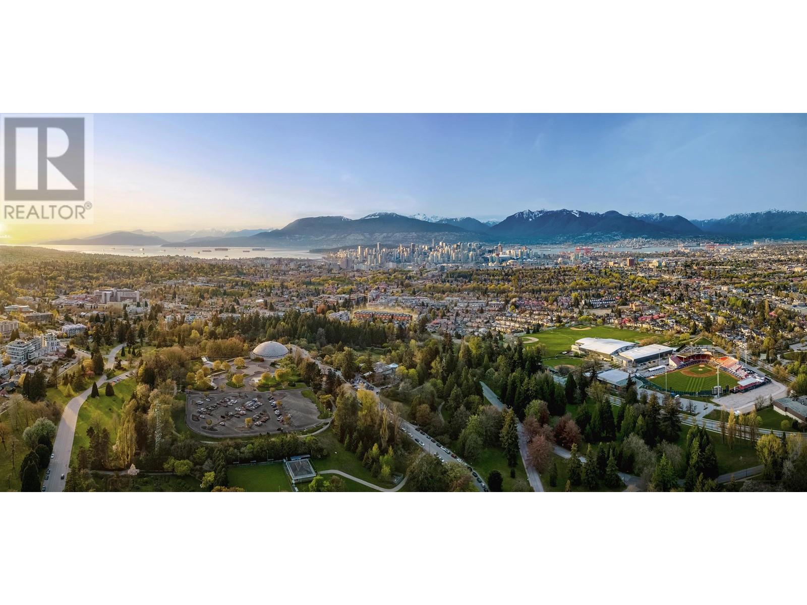 201 475 West 28th Avenue, Vancouver, British Columbia  V0V 0V0 - Photo 2 - R2869887