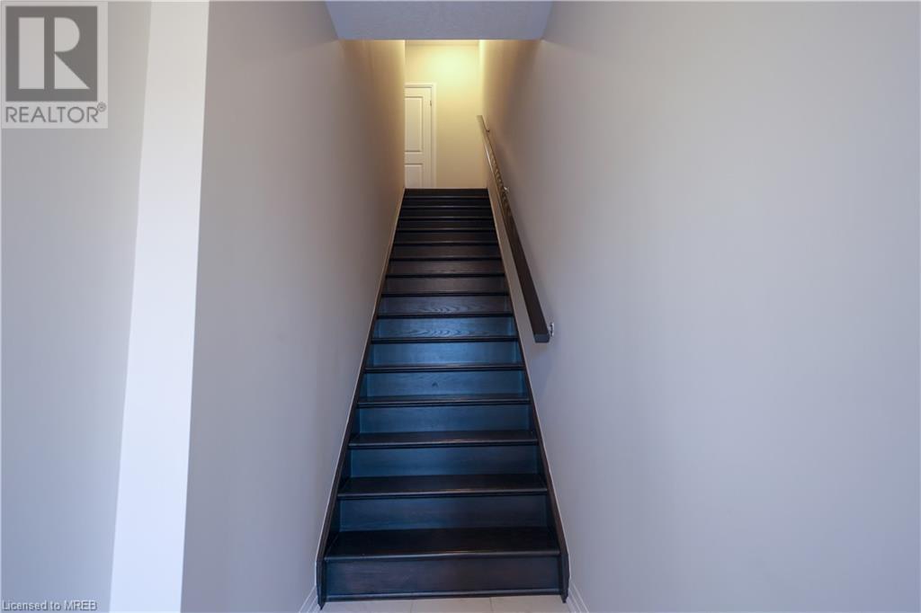 112 Seabrook Dr, Kitchener, Ontario  N2R 0R7 - Photo 4 - 40570662