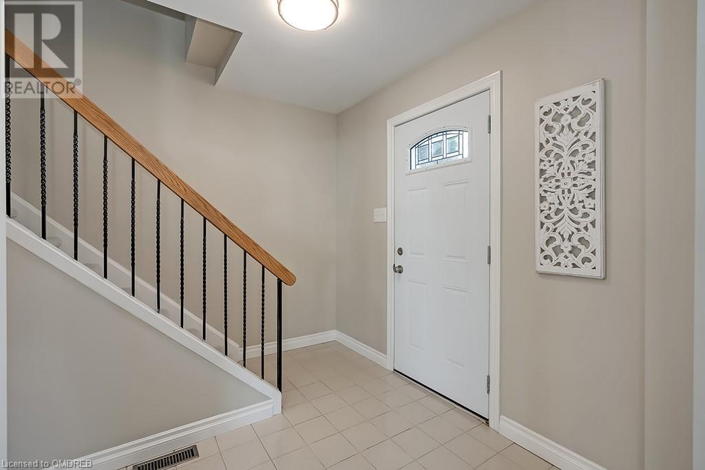 5475 Lakeshore Road W Unit# 94, Burlington, Ontario  L7L 1E1 - Photo 4 - 40570191