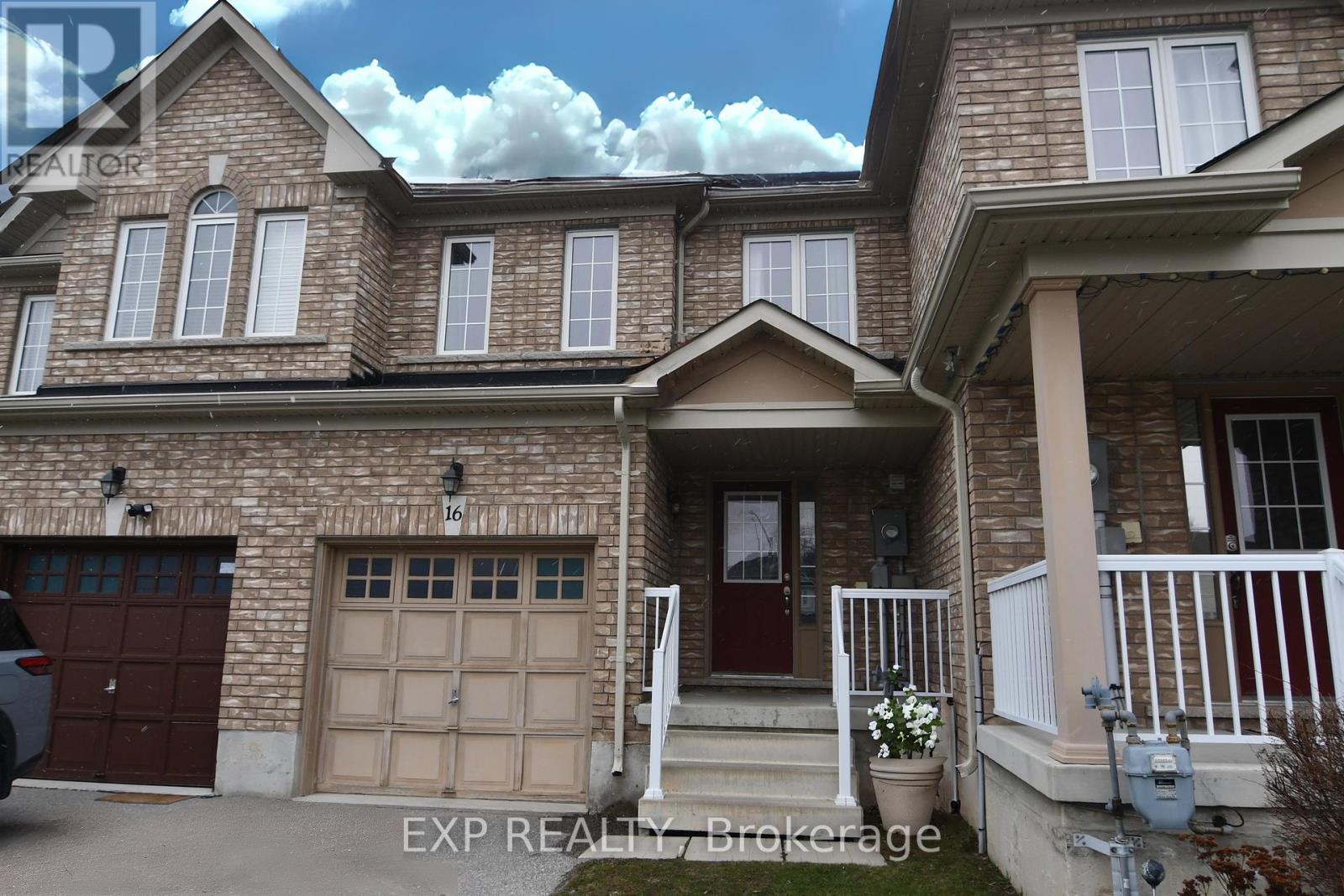 16 Lancaster Court, Barrie, Ontario  L4M 0G1 - Photo 1 - S8227816