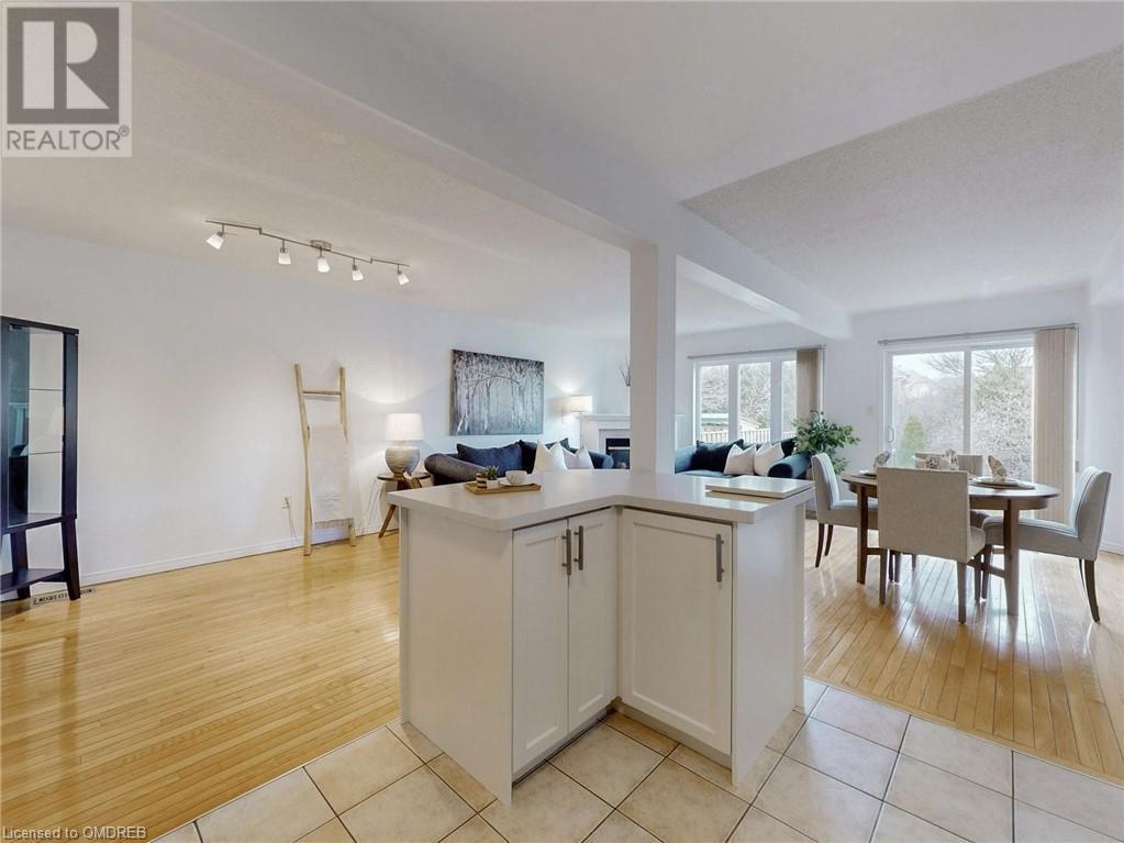 2013 Erika Court, Oakville, Ontario  L6M 4R4 - Photo 12 - 40570590