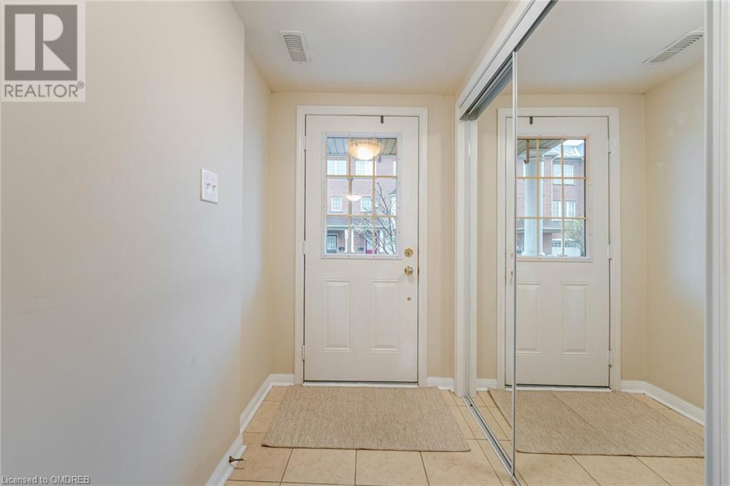 470 Beach Boulevard Unit# 42, Hamilton, Ontario  L8H 6X2 - Photo 5 - 40569379