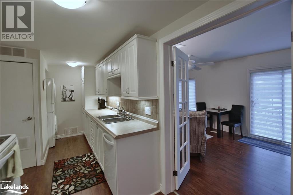 4 Sinclair Street N, Wasaga Beach, Ontario  L9Z 1K4 - Photo 24 - 40564979