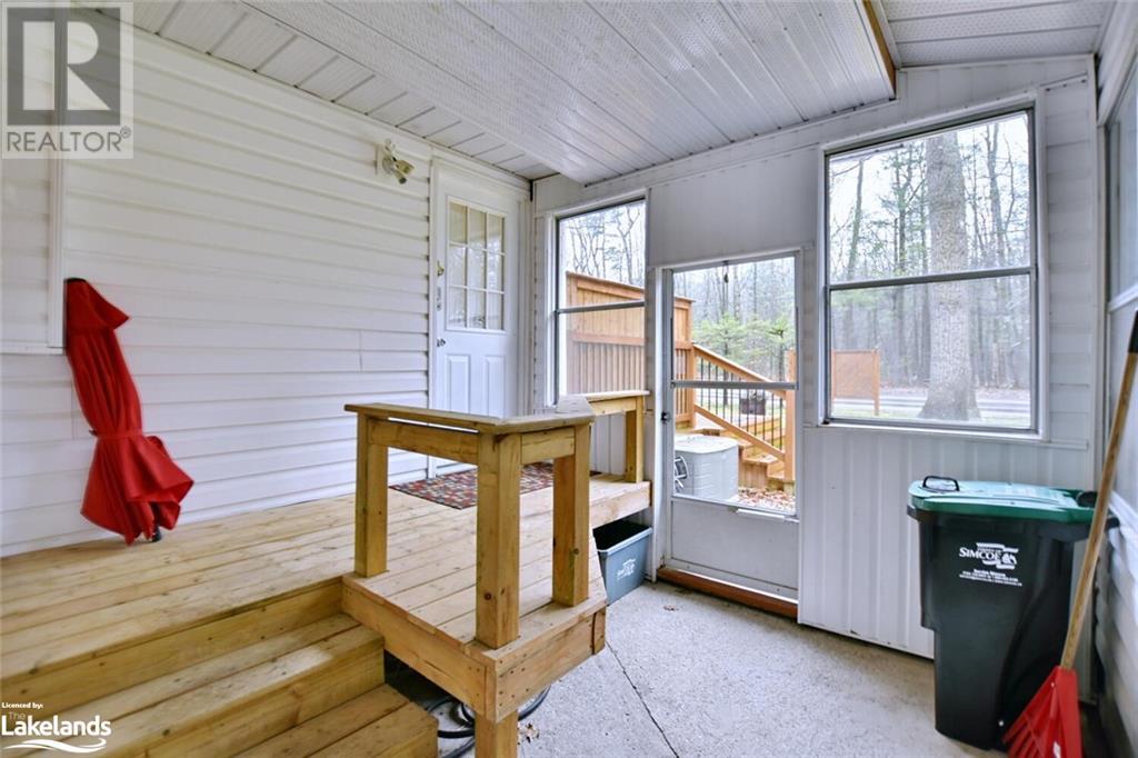 4 Sinclair Street N, Wasaga Beach, Ontario  L9Z 1K4 - Photo 6 - 40564979