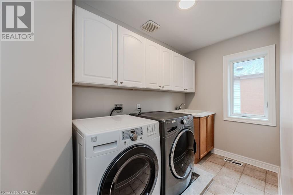 461 Doverwood Drive, Oakville, Ontario  L6H 6N6 - Photo 31 - 40565692