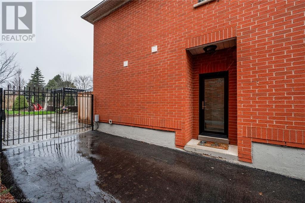 461 Doverwood Drive, Oakville, Ontario  L6H 6N6 - Photo 38 - 40565692