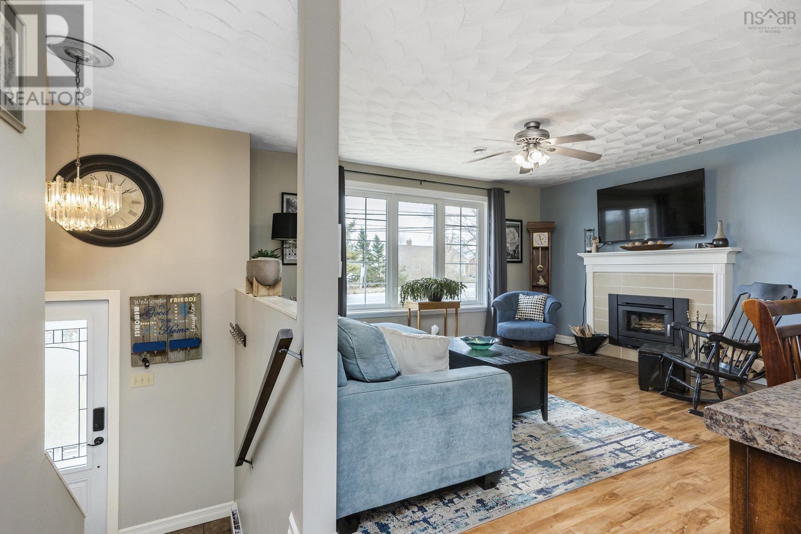 2880 Sackville Drive, Upper Sackville, Nova Scotia  B4E 3C4 - Photo 3 - 202406952