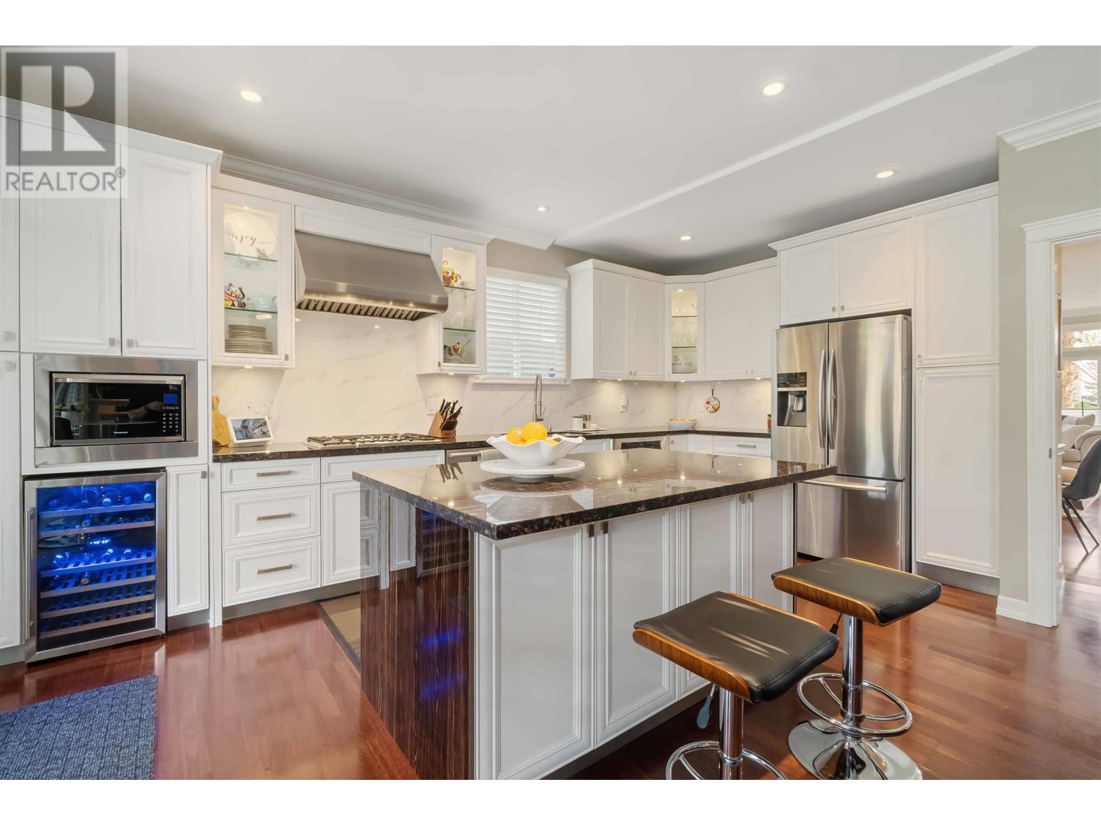 558 E 6th Street, North Vancouver, British Columbia  V7L 1R1 - Photo 10 - R2869928