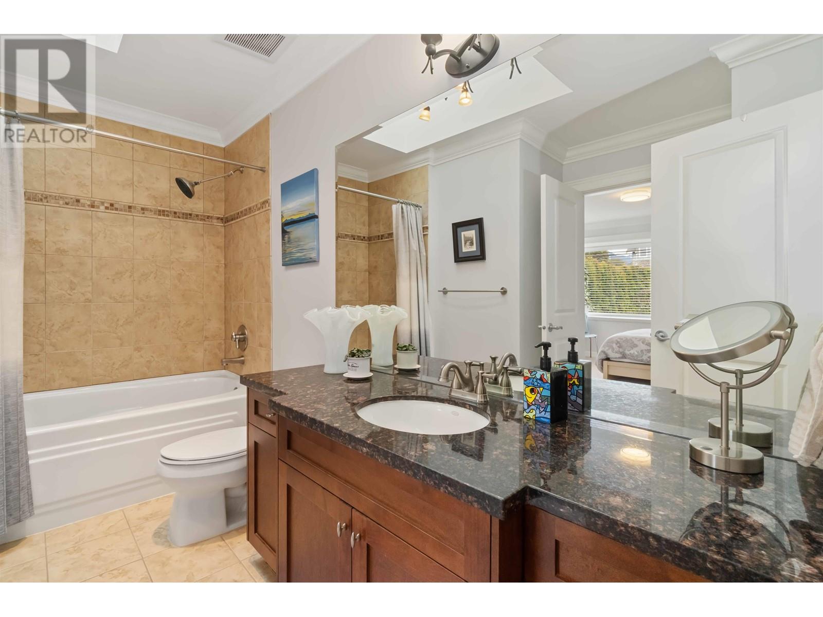 558 E 6th Street, North Vancouver, British Columbia  V7L 1R1 - Photo 22 - R2869928