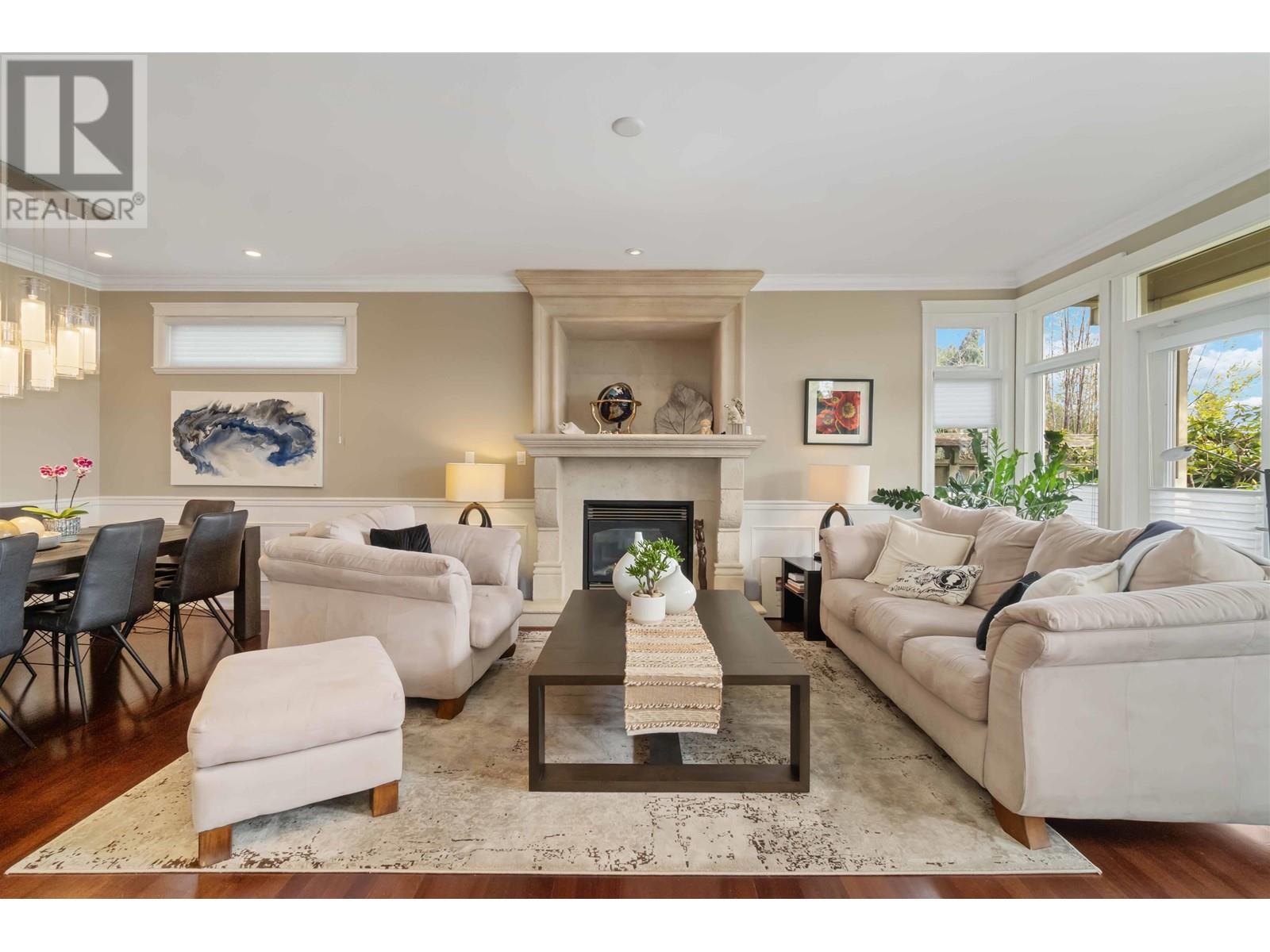 558 E 6th Street, North Vancouver, British Columbia  V7L 1R1 - Photo 3 - R2869928