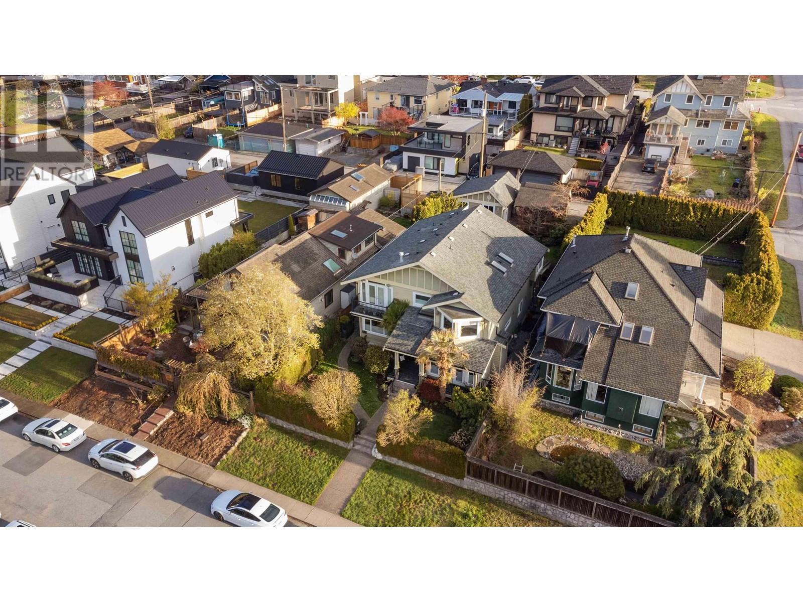 558 E 6th Street, North Vancouver, British Columbia  V7L 1R1 - Photo 39 - R2869928
