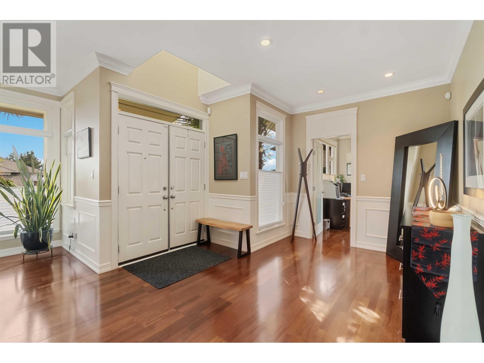 558 E 6th Street, North Vancouver, British Columbia  V7L 1R1 - Photo 6 - R2869928