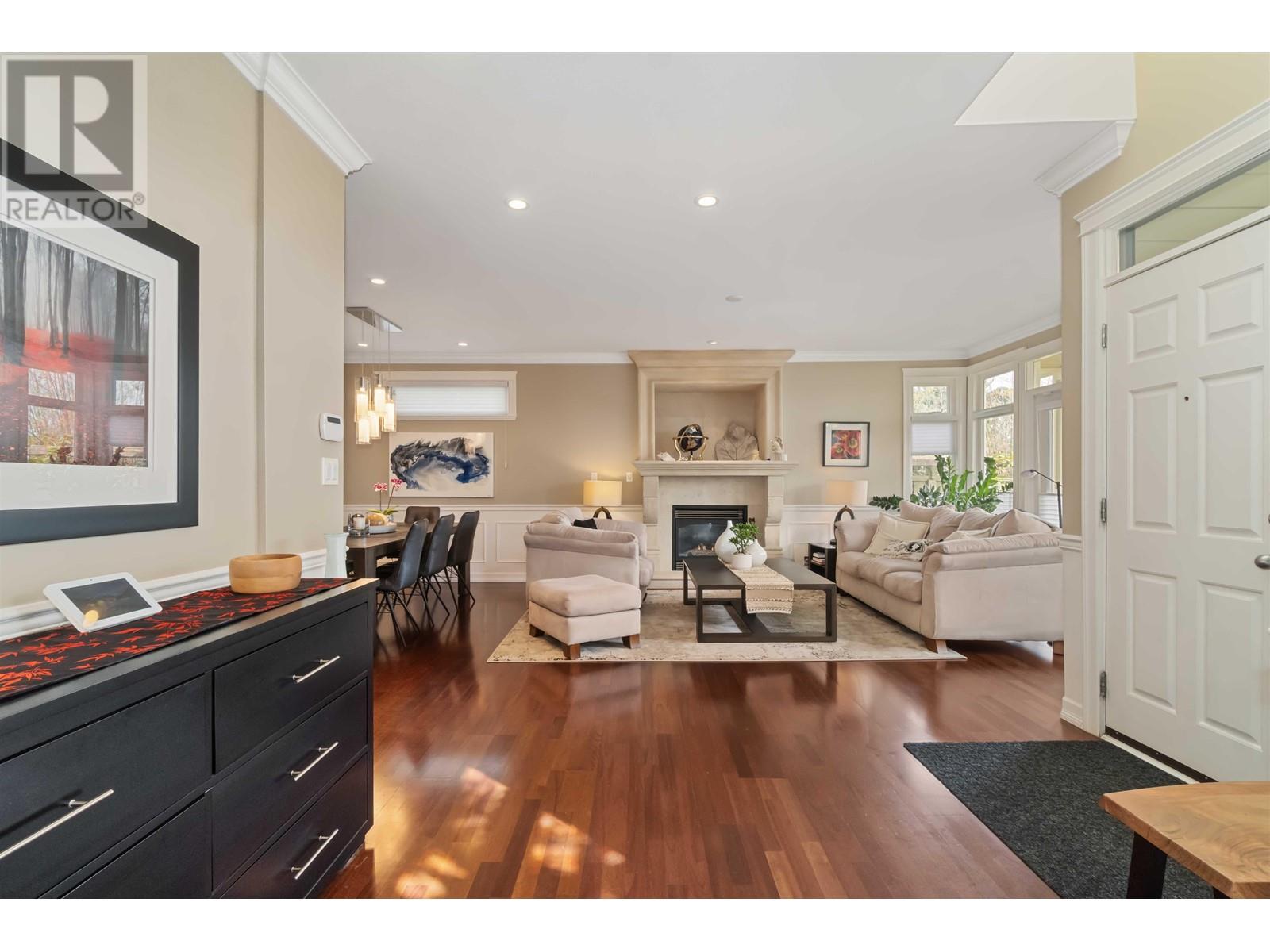 558 E 6th Street, North Vancouver, British Columbia  V7L 1R1 - Photo 7 - R2869928