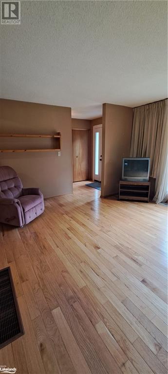 1096 River Street, Bala, Ontario  P0C 1A0 - Photo 4 - 40570216