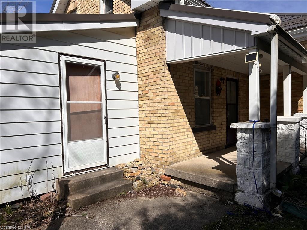 53 Grange Street, Stratford, Ontario  N5A 3P7 - Photo 7 - 40569042