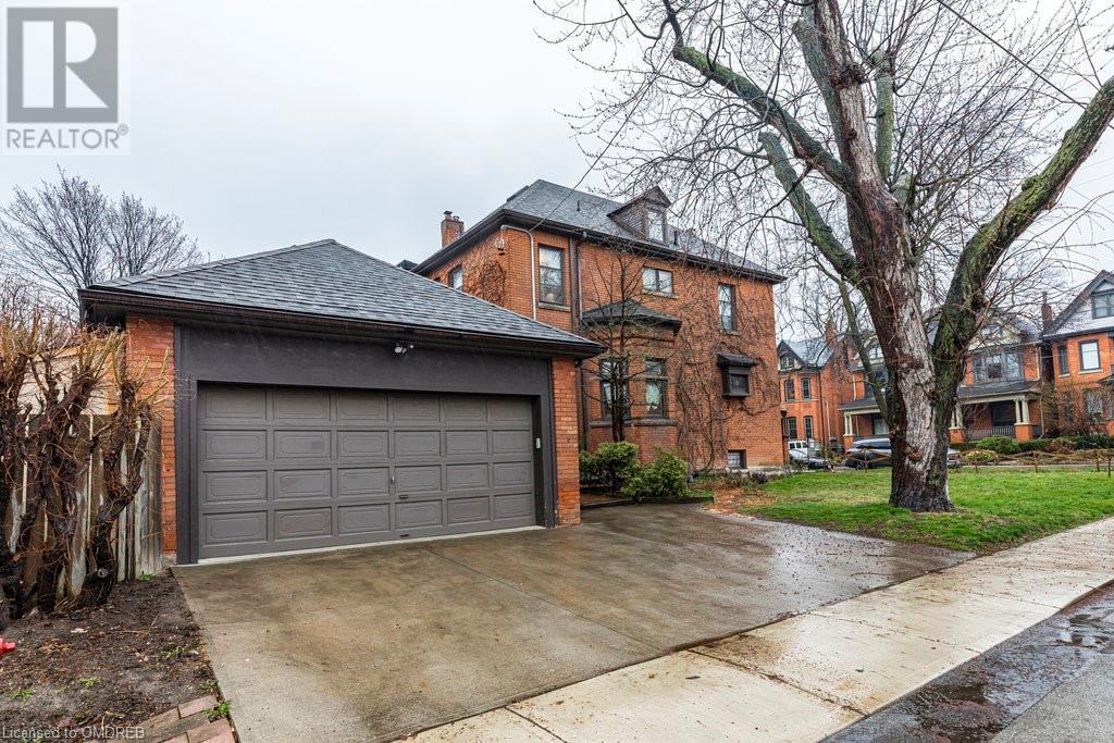 140 Markland Street, Hamilton, Ontario  L8P 2K1 - Photo 2 - 40567813