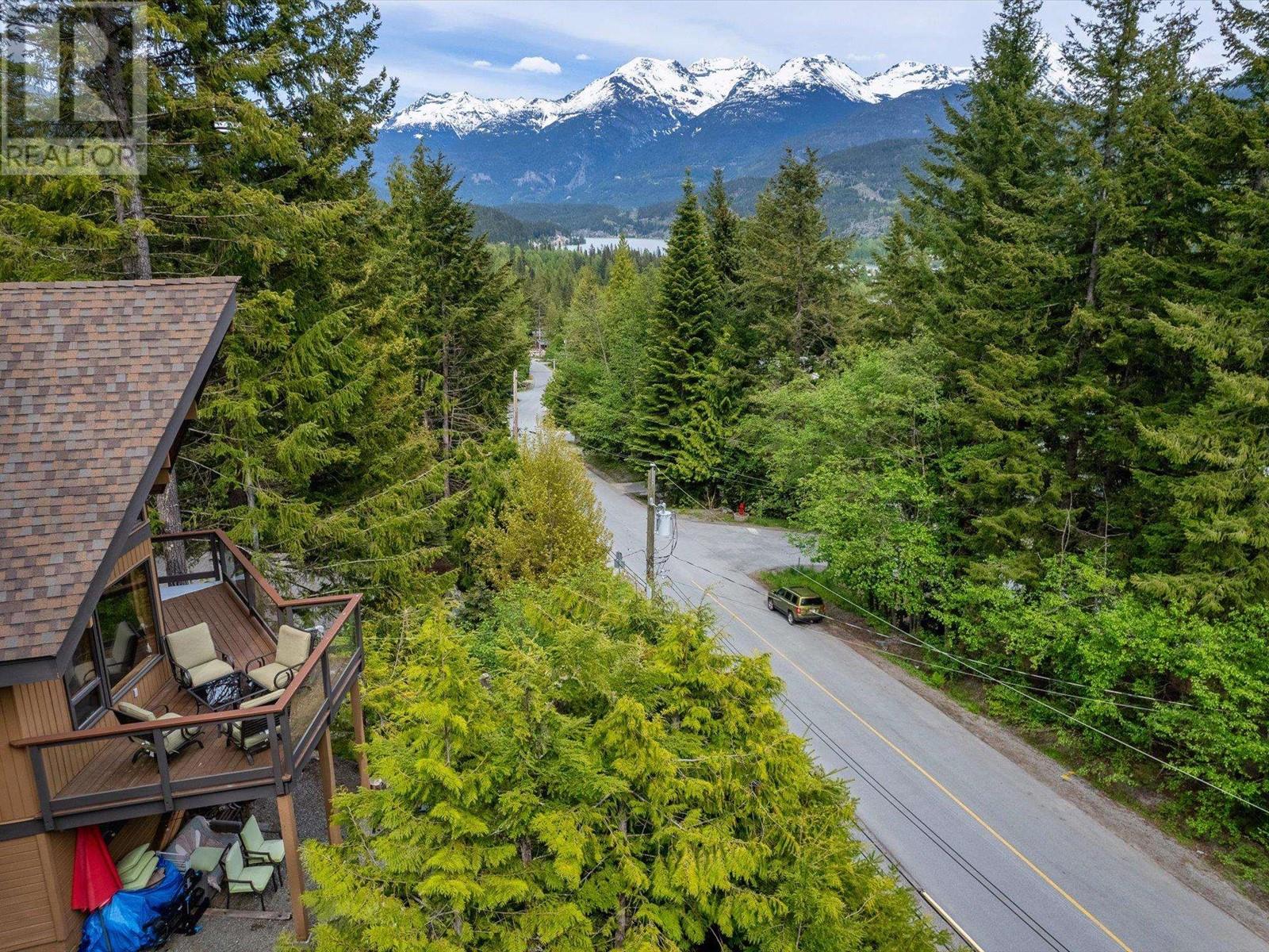 8271 Alpine Way, Whistler, British Columbia  V8E 0G2 - Photo 2 - R2869662