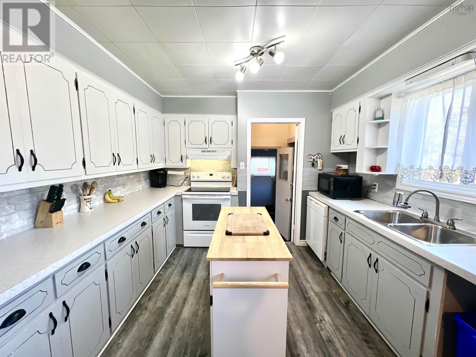 10 Seaview Drive, South Bar, Nova Scotia  B1N 3H7 - Photo 4 - 202406984