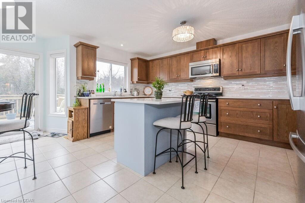 556 Black Street, Fergus, Ontario  N1M 0A3 - Photo 2 - 40563901