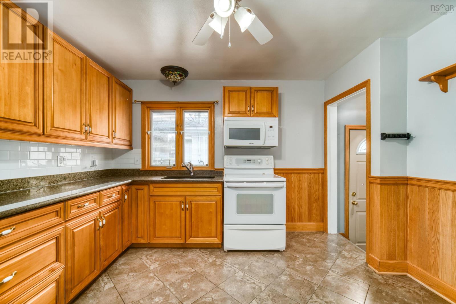3308 Ashburn Avenue, Halifax, Nova Scotia  B3L 4C2 - Photo 6 - 202406991