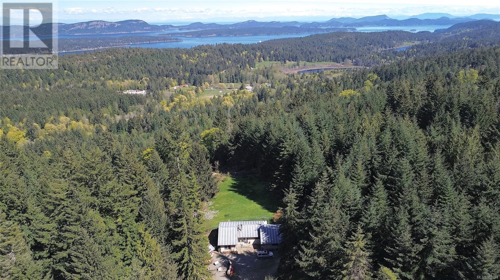 444 Blackburn Rd, salt spring, British Columbia V8K2H2