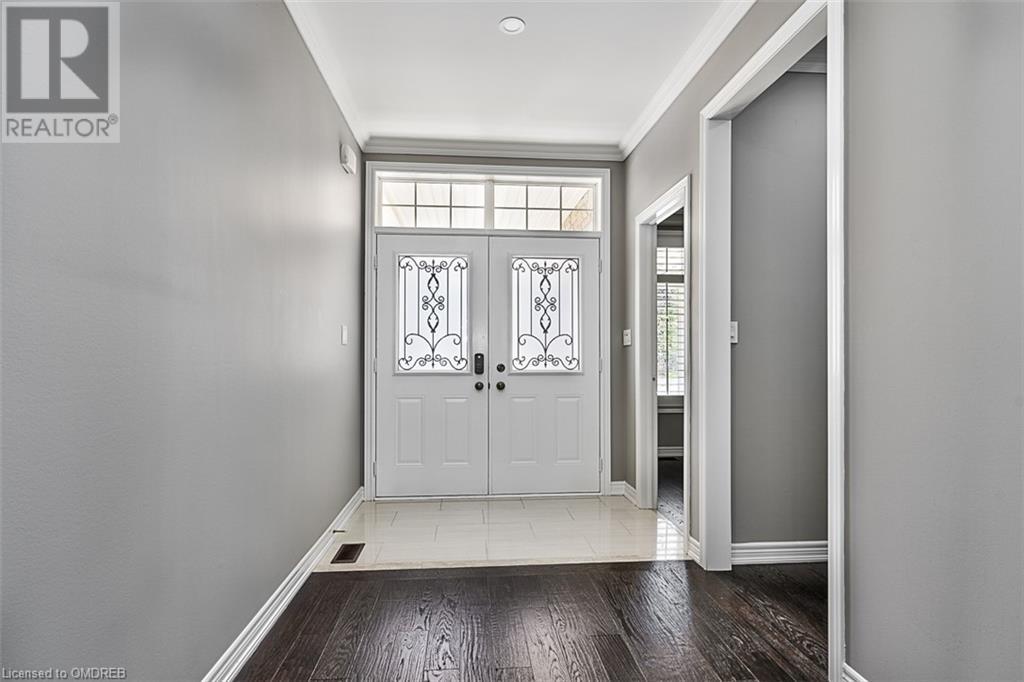 566 Alfred Hughes Avenue, Oakville, Ontario  L6M 0P2 - Photo 3 - 40569476