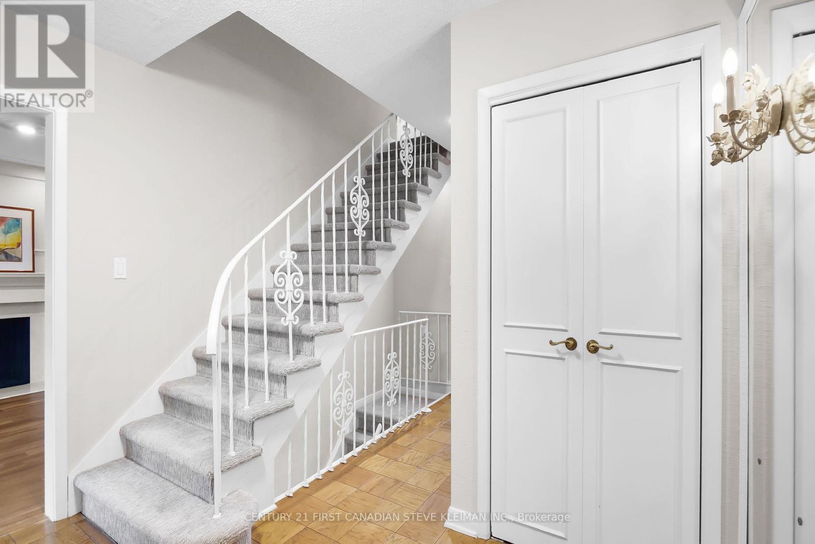 35 Harrison Cres, London, Ontario  N5Y 2V6 - Photo 5 - X8229156