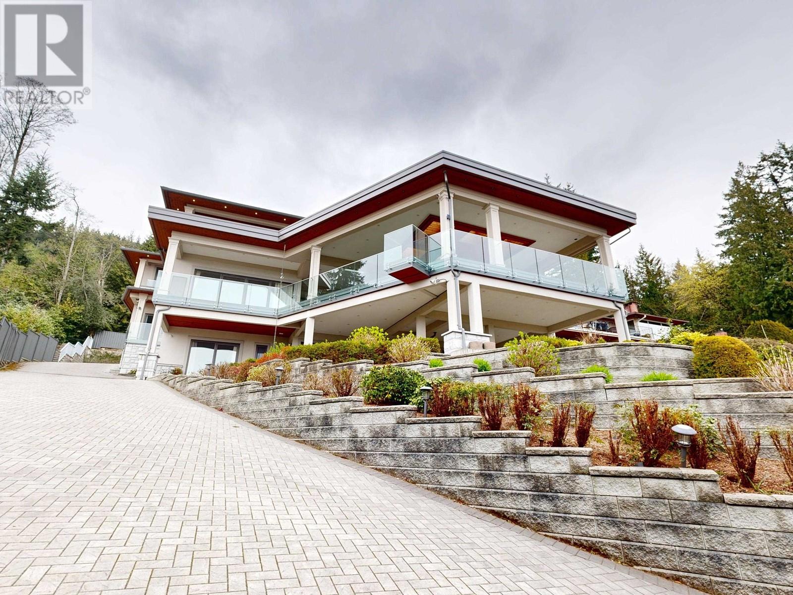 3185 Benbow Road, West Vancouver, British Columbia  V7V 3E1 - Photo 2 - R2868035